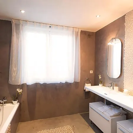 Santa-reparata-di-balagna Sleeps 6 Pool