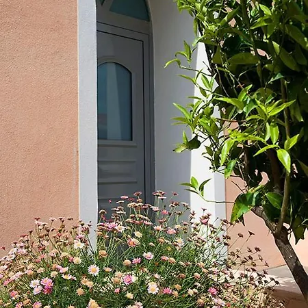 Santa-reparata-di-balagna Sleeps 6 Pool Vila *
